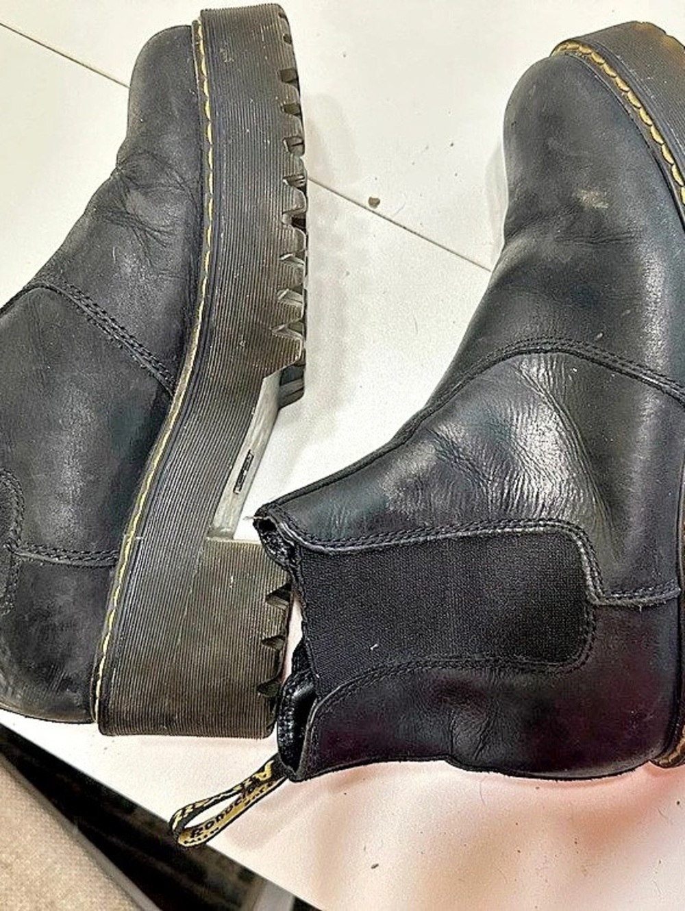 Dr. Martens Rometty Platform Chelsea Boot Black Leather Ankle Boots